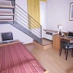 伊莫拉兹伊欧酒店 3*