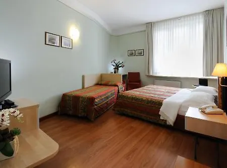 Zio Hotel 3*