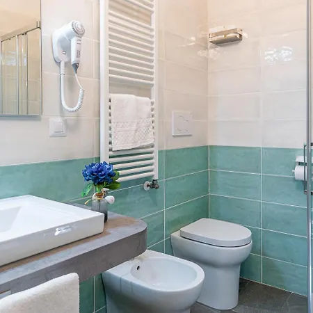 Zio Hotel 3*