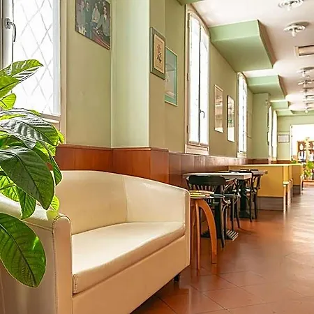 Zio Hotel
