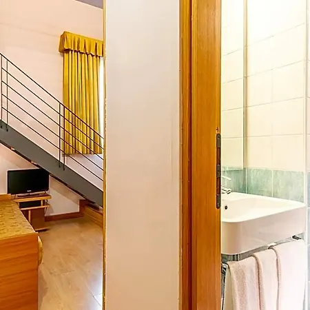 Zio Hotel 3*